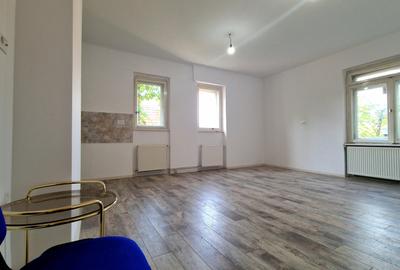 Casă individuală cu 10 camere cu Canalizare în Centrul Civic - 7
