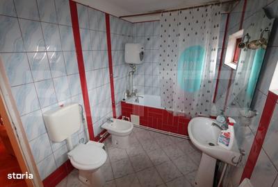 Casă cu 3 camere cu Teren 1783 Mp în Central - 4