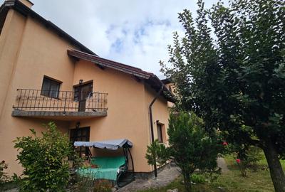 Casă cu 2 camere cu Teren 1000 Mp în Tractorul