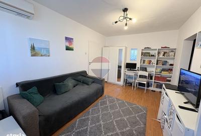 Apartament cu 3 camere în Aurel Vlaicu
