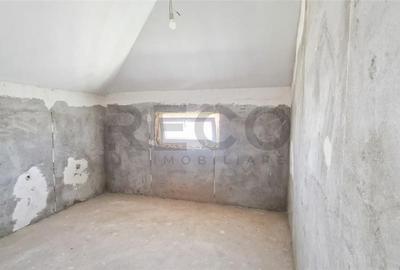 Casă cu 5 camere cu Teren 500 Mp în Nojorid