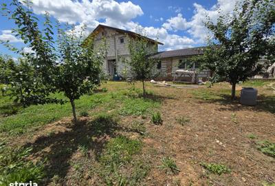 Casă cu 4 camere cu Teren 538 Mp în Priseaca