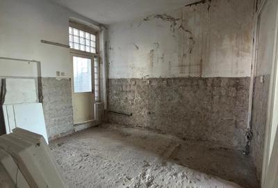 Casă cu 3 camere cu Teren 90 Mp în Central
