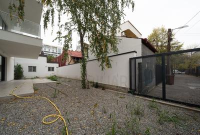Apartament cu 3 camere semidecomandat în Aviației
