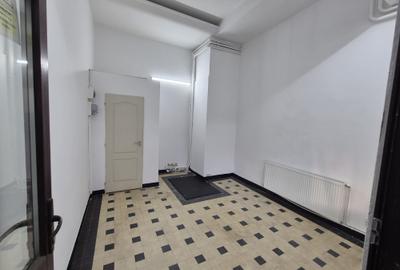Spațiu comercial, de 30 mp, în P-ța Unirii - 5