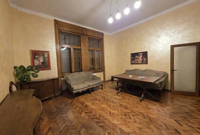 Apartament cu 3 camere semidecomandat în Ultracentral