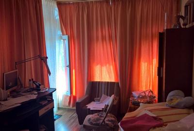 Apartament cu 3 camere semidecomandat în Central - 3