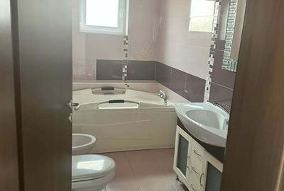Apartament cu 3 camere în Central - 2
