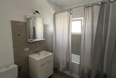Casă cu 3 camere cu Teren 100 Mp în Central
