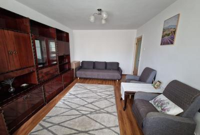 Apartament cu 2 camere decomandat în Runcu