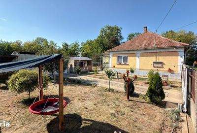 Casă cu 4 camere în Foieni