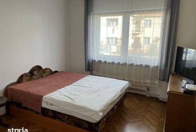 Casă cu 3 camere decomandat cu Teren 400 Mp în Trei Stejari