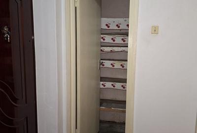 Apartament cu 3 camere decomandat în Dâmbu Pietros