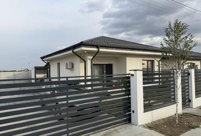 Casă cu 3 camere în Central