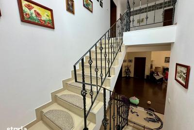 Casă cu 6 camere cu Teren 600 Mp în Plopi