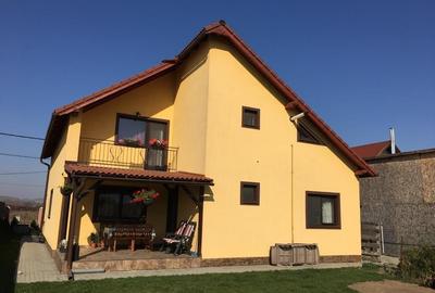 Casă cu 5 camere cu Canalizare în Sângeorgiu de Mureș
