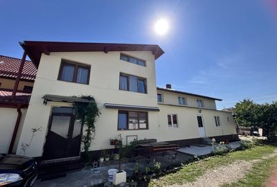 Casă individuală cu 7 camere cu Canalizare în Florești