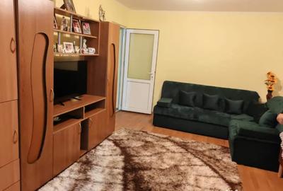 Apartament cu 2 camere semidecomandat în Groapa