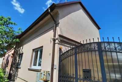 Casă individuală cu 7 camere cu Canalizare în Central - 2