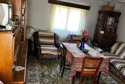 Casă cu 4 camere cu Teren 1624 Mp în Voinești - 4