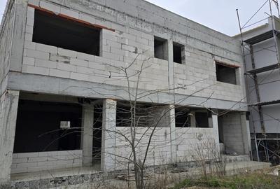 Duplex cu 6 camere cu Canalizare în Mamaia-Sat - 1