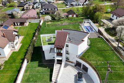 Casă cu 5 camere cu Teren 1500 Mp în Cisnădie