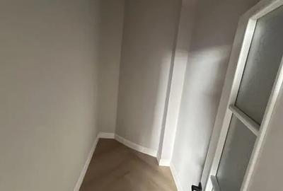 Apartament cu 3 camere decomandat în Central - 1