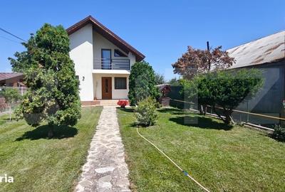 Casă cu 4 camere în Tărtășești