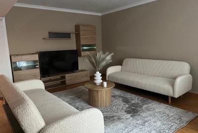 Apartament cu 4 camere decomandat în Central - 2