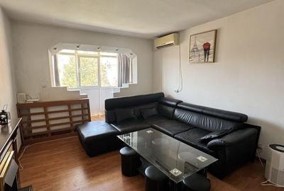 Apartament cu 3 camere semidecomandat, mobilat în Craiovița Nouă