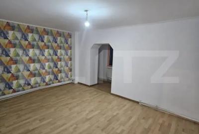 Apartament cu 4 camere decomandat în Obcini