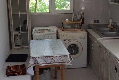 Casă cu 4 camere în Oancea