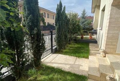 Casă cu 5 camere cu Canalizare în Florești