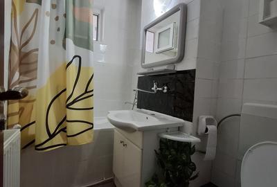 Apartament cu 2 camere semidecomandat în Hipodrom
