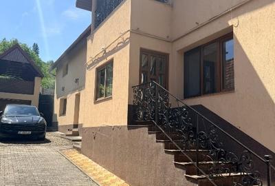 Casă individuală cu 5 camere cu Canalizare în Central - 3