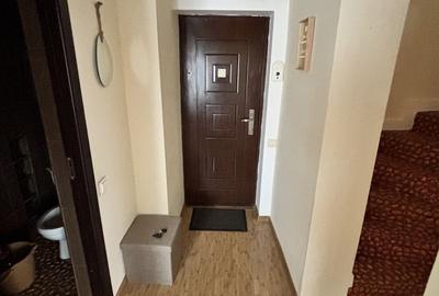 Apartament cu 4 camere decomandat în Exterior Vest