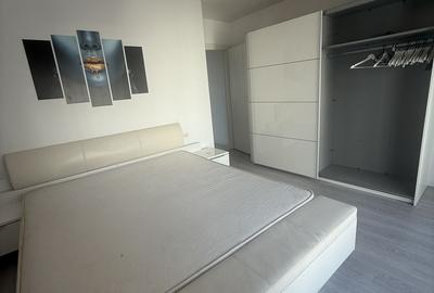 Apartament cu 3 camere semidecomandat în Pieptănari