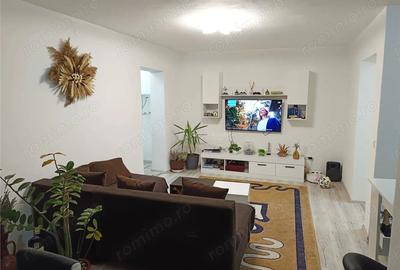 Apartament cu 2 camere decomandat, mobilat în Central