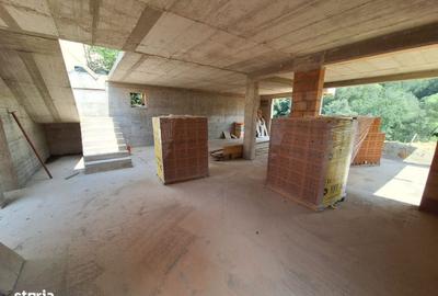 Casă cu 4 camere în Feleacu