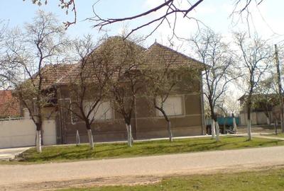 Casă cu 4 camere în Cermei - 1