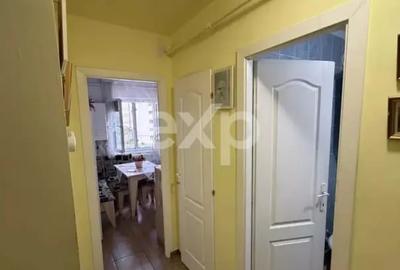 Apartament cu 2 camere decomandat în Micro 6