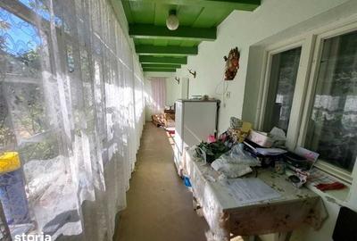 Casă cu 2 camere semidecomandat cu Teren 92 Mp în Cetariu