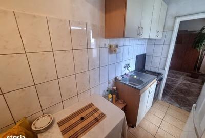 Garsonieră decomandată în Casa de Cultură