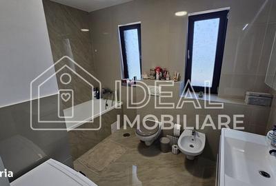 Casă cu 4 camere în Central
