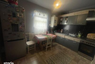 Casă cu 4 camere cu Teren 380 Mp în Romanești - 11