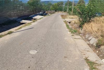 Teren intravilan de 2592 mp, în Budești