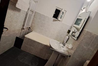 Apartament cu 2 camere decomandat în Micro 16