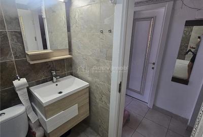 Apartament cu 2 camere semidecomandat în Tei