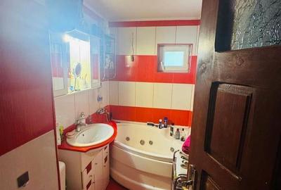 Apartament cu 4 camere semidecomandat în Nufărul - 3