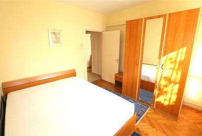 Apartament cu 3 camere semidecomandat în Ultracentral